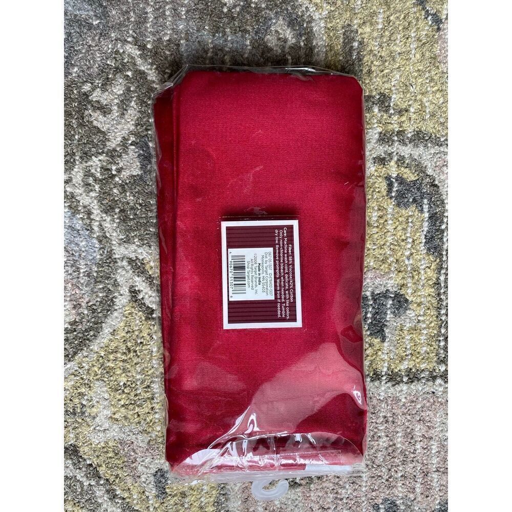 Target Classic Tidings 4 Red Cloth Napkin Set